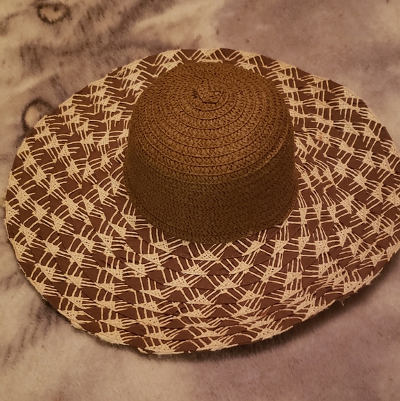 Floppy Hat - Picture 2 of 2